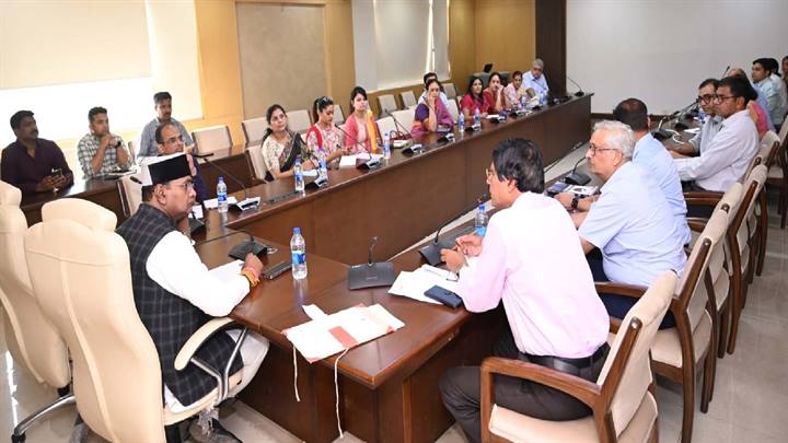 मेडिकल के सभी विषयों की पुस्तकें हिंदी में होंगी तैयार : मंत्री श्री सारंग